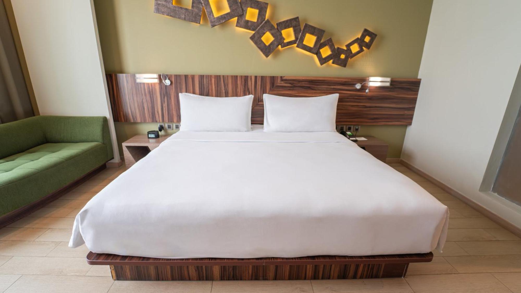 Holiday Inn Cikarang Jababeka By Ihg Zewnętrze zdjęcie